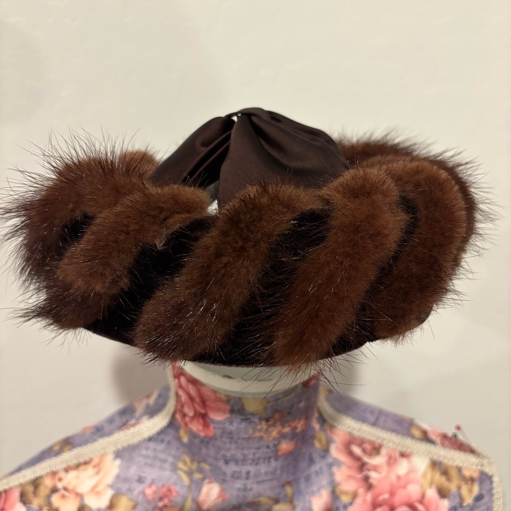 Vintage Gene Doris mink pillbox ribbon hat